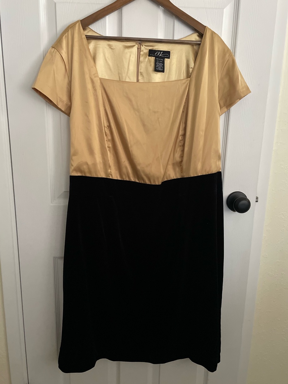Midnight Velvet Vintage Colorblock Fall Cocktail Dress | Plus Size 24W